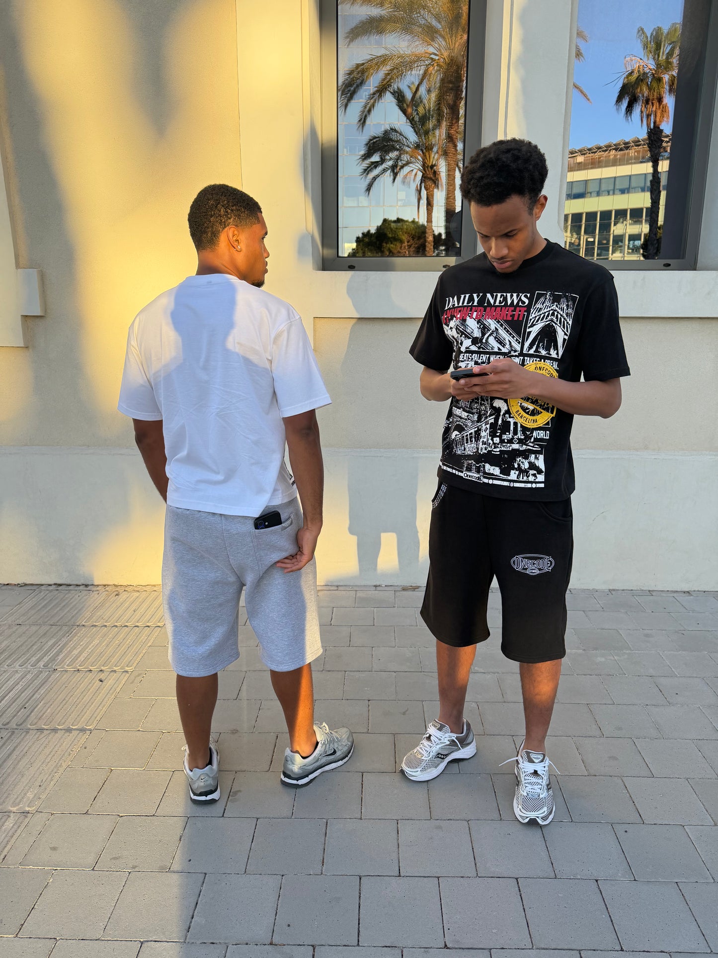 BLACK DAILY T-SHIRT