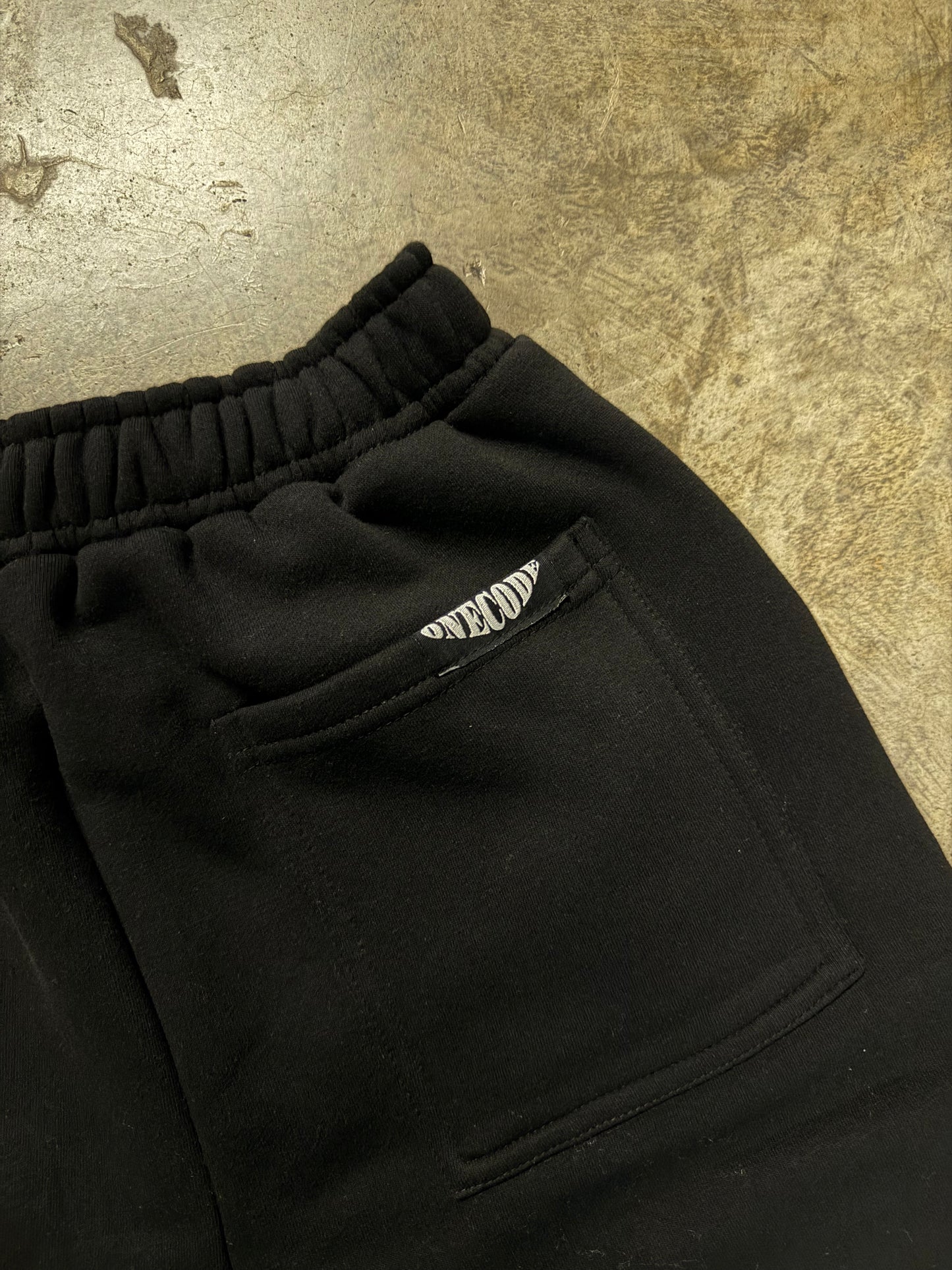 MISFIT BLACK SHORTS